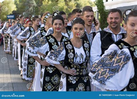 rumania gente|Generations of Romania 